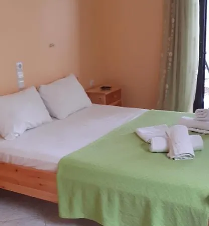 Daire To Spiti Tis Eirinis Poros Town